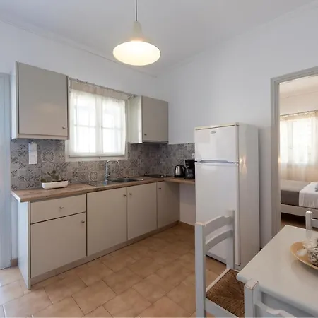 Helen's Minimal & * Alikí