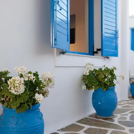 Helen's Minimal & Appartement Alikí