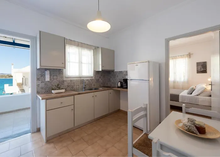 Helen's Minimal & * Alikí