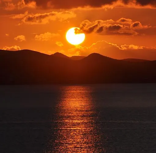 Helen's Minimal & Alikí