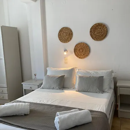 Helen's Minimal & 아파트 Alikí