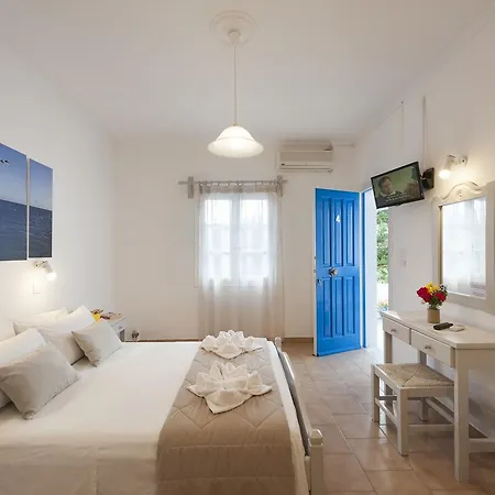 Helen's Minimal & Appartement Alikí