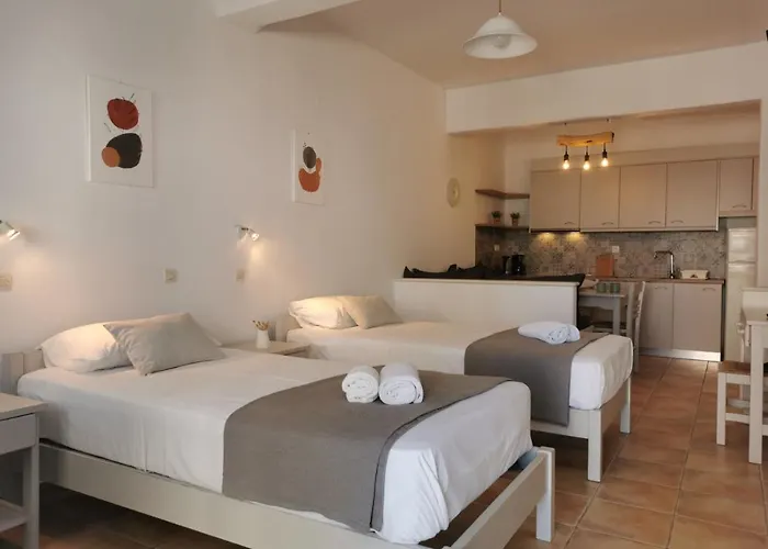 Helen's Minimal & Apartment Alikí