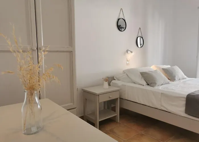 Helen's Minimal & * Alikí