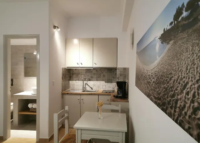 Helen's Minimal & Apartment Alikí